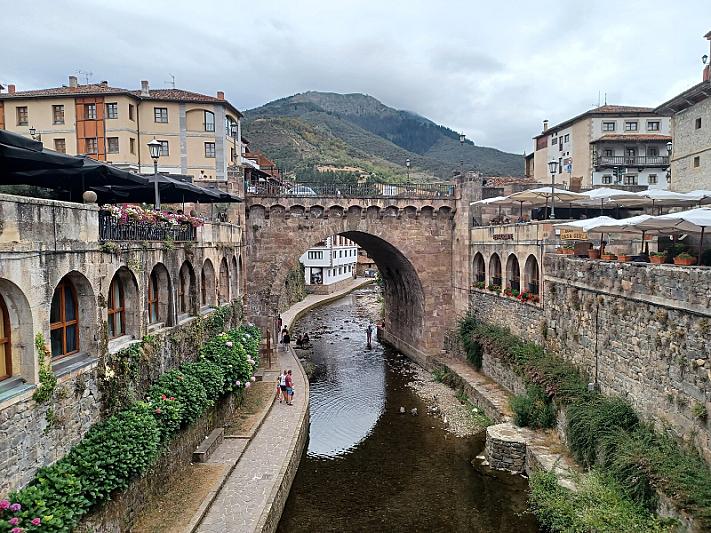 Fiesta del Orujo in Potes 2026: What to Do in the Picos